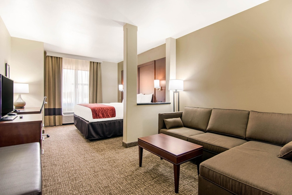Comfort Inn and Suites Independence 28/40