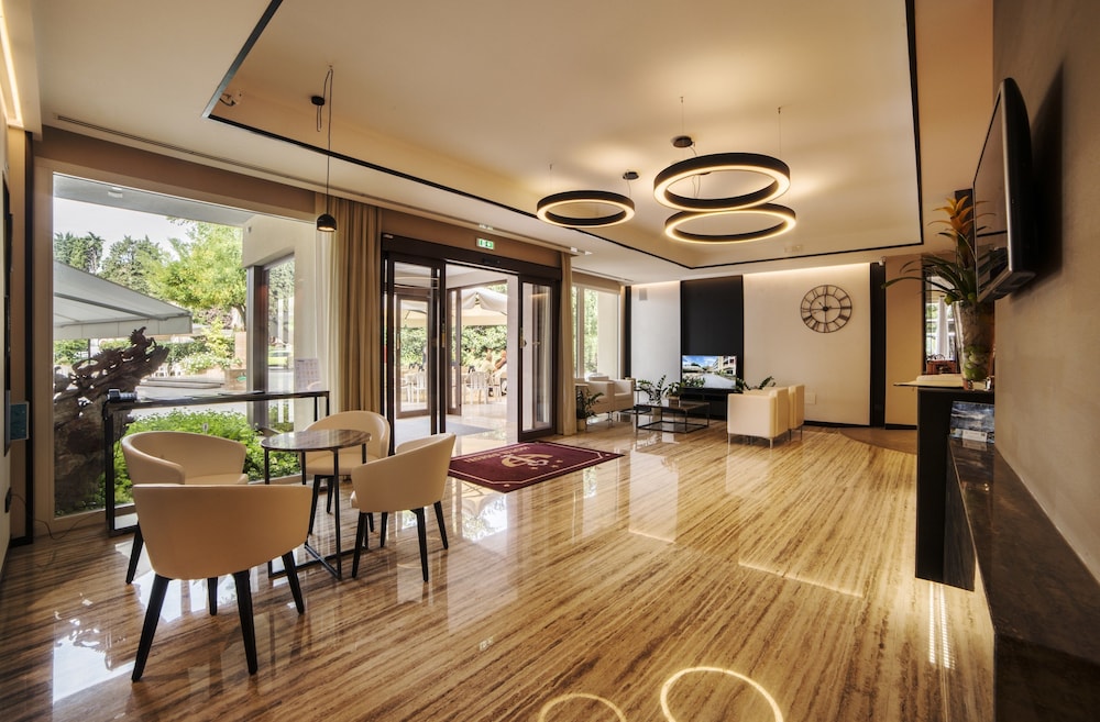 Hotel Bisesti 28/50