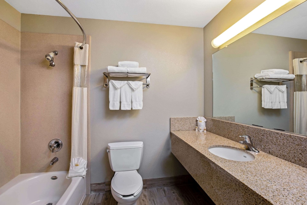 La Quinta Inn Suites Manteca Ripon 12/39