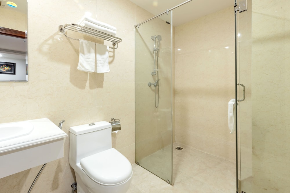Paris Nha Trang Hotel & Apartment 69/72