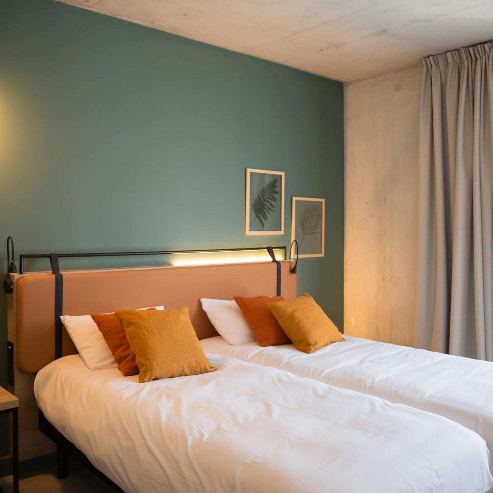 Room, Twin Beds