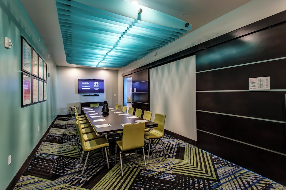 Holiday Inn Express & Suites Gatesville N. Ft Hood 60/65