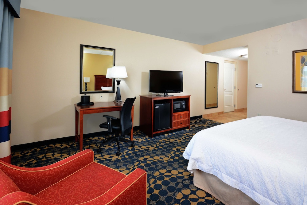 Hampton Inn & Suites Huntersville 6/37