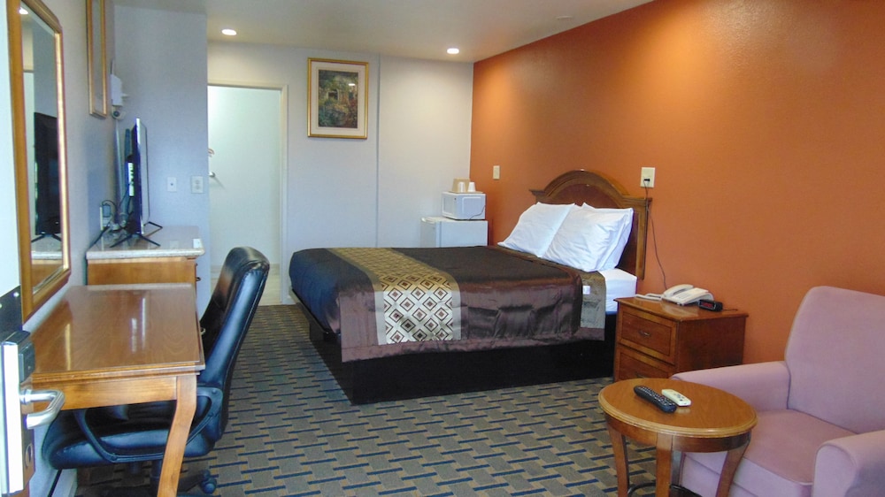 CORCORAN COUNTRY INN 14/48