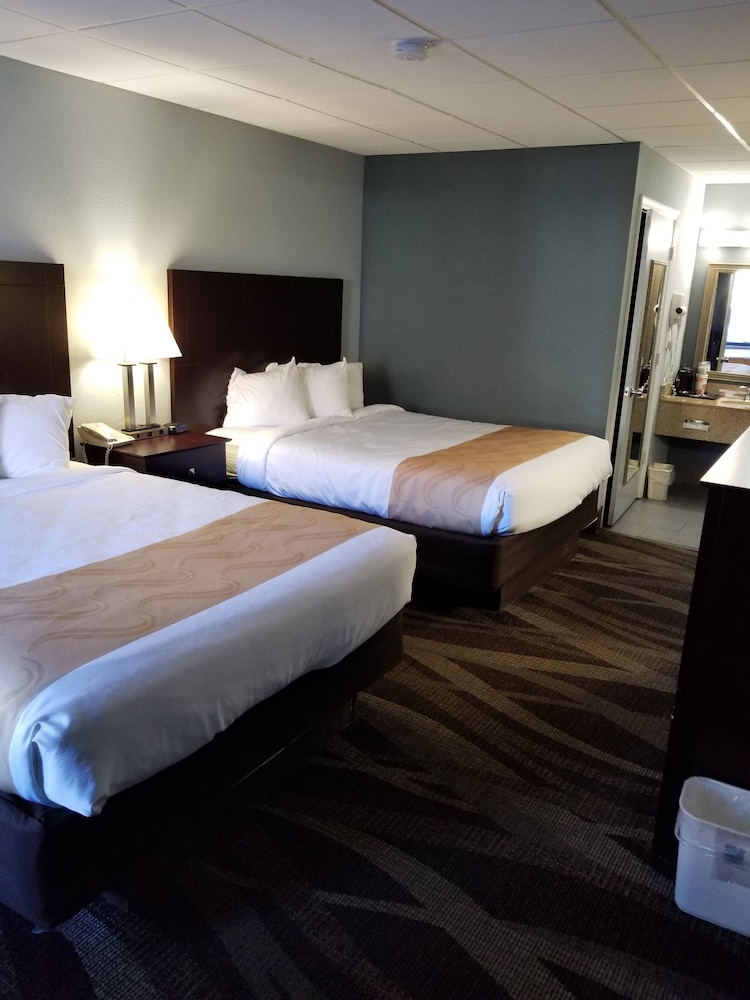 Quality Inn Downtown Helen, GA 17/37