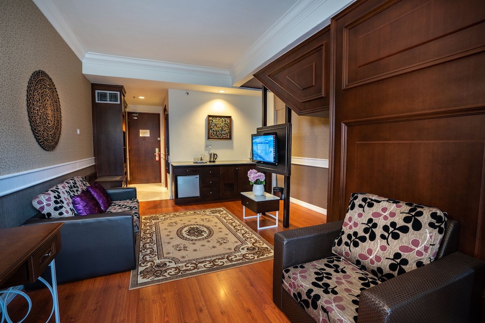 Century Pines Resort 30/50
