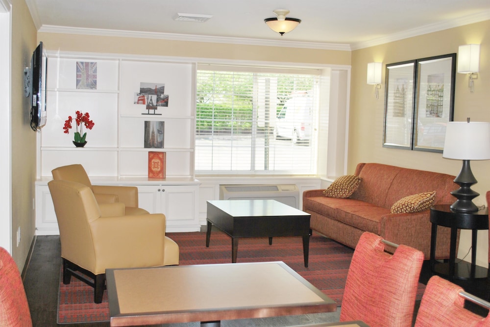 Extended Stay America - St. Louis - Westport - Central 32/62