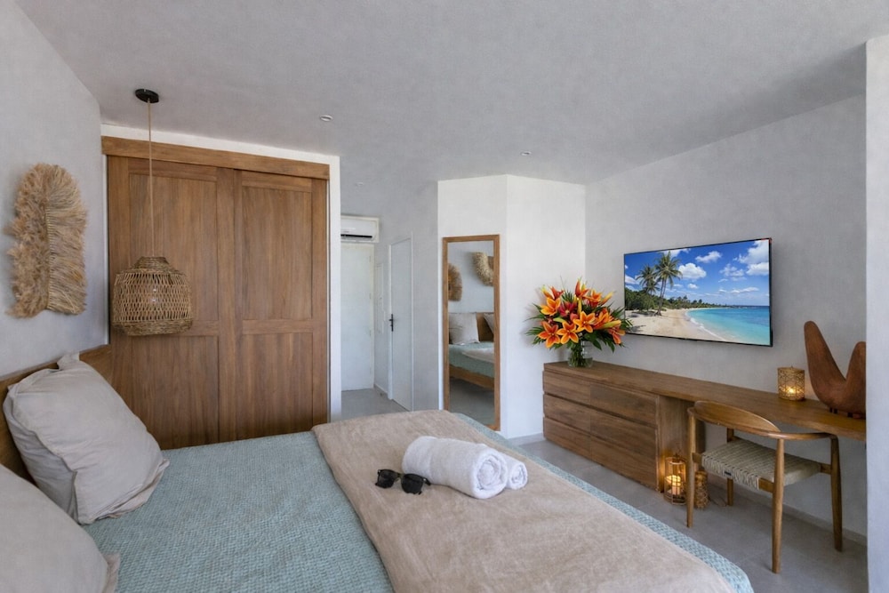 Anse Marcel Beach Resort 20/50