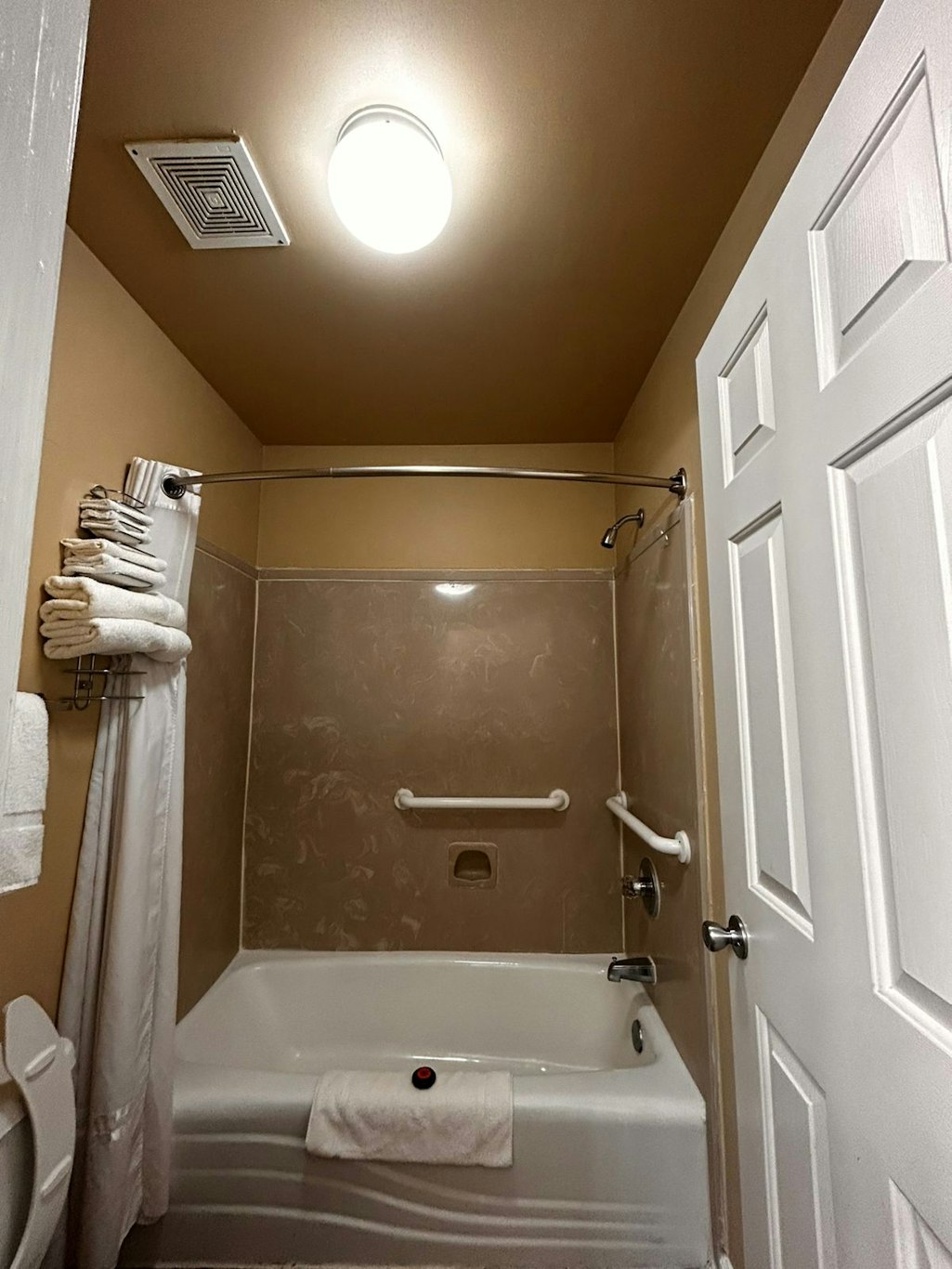 Plantation Oaks Suites & Inn Millington 30/36
