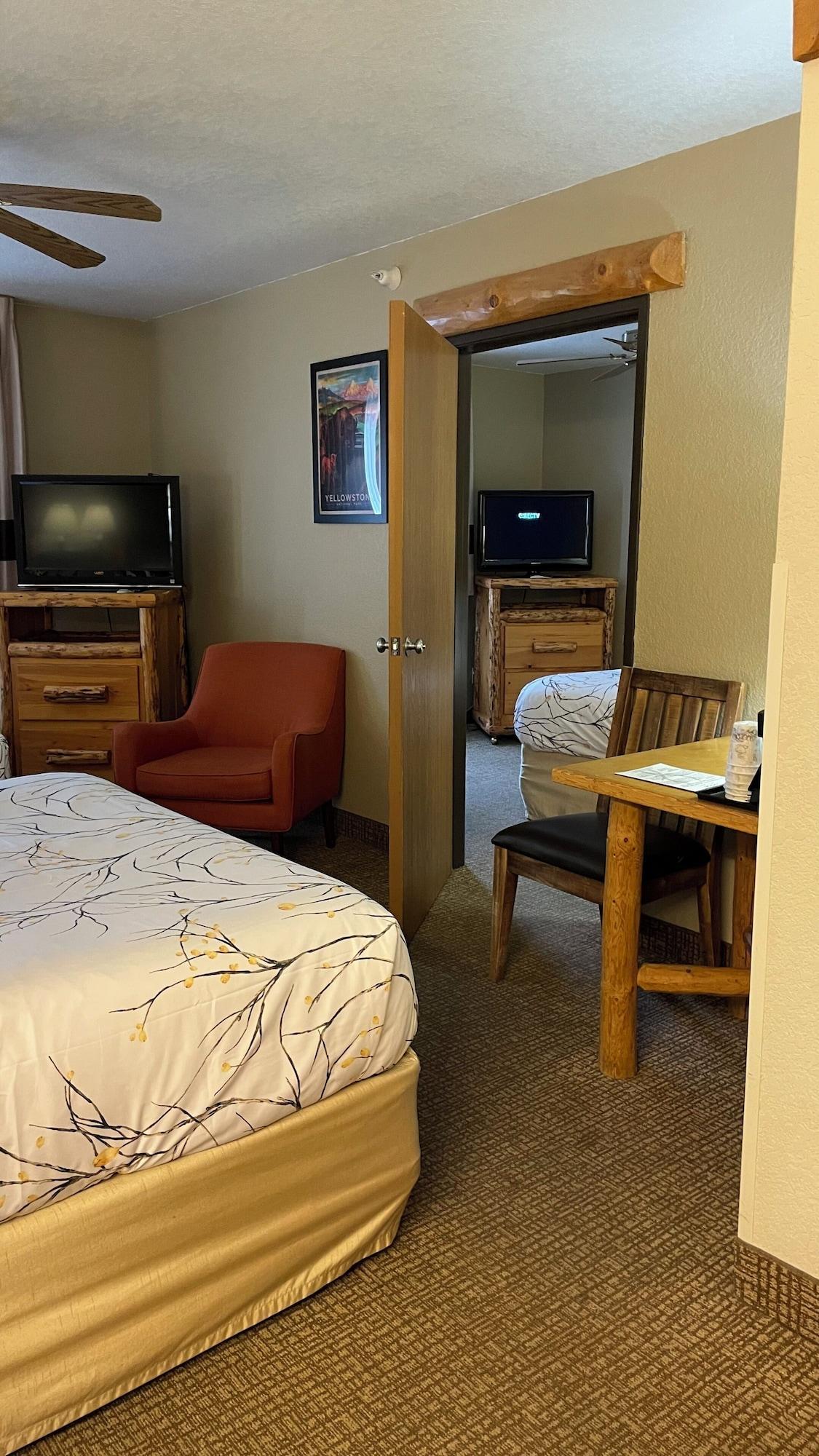 Room, Triple, Multiple Beds