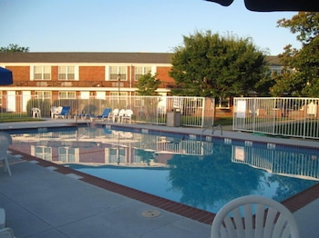 Clarion Inn Falls Church-Arlington 1/17