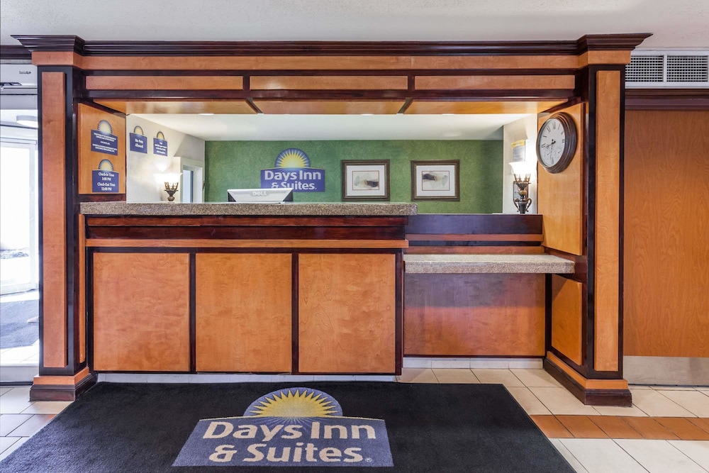 Days Inn & Suites by Wyndham Warren 6/38