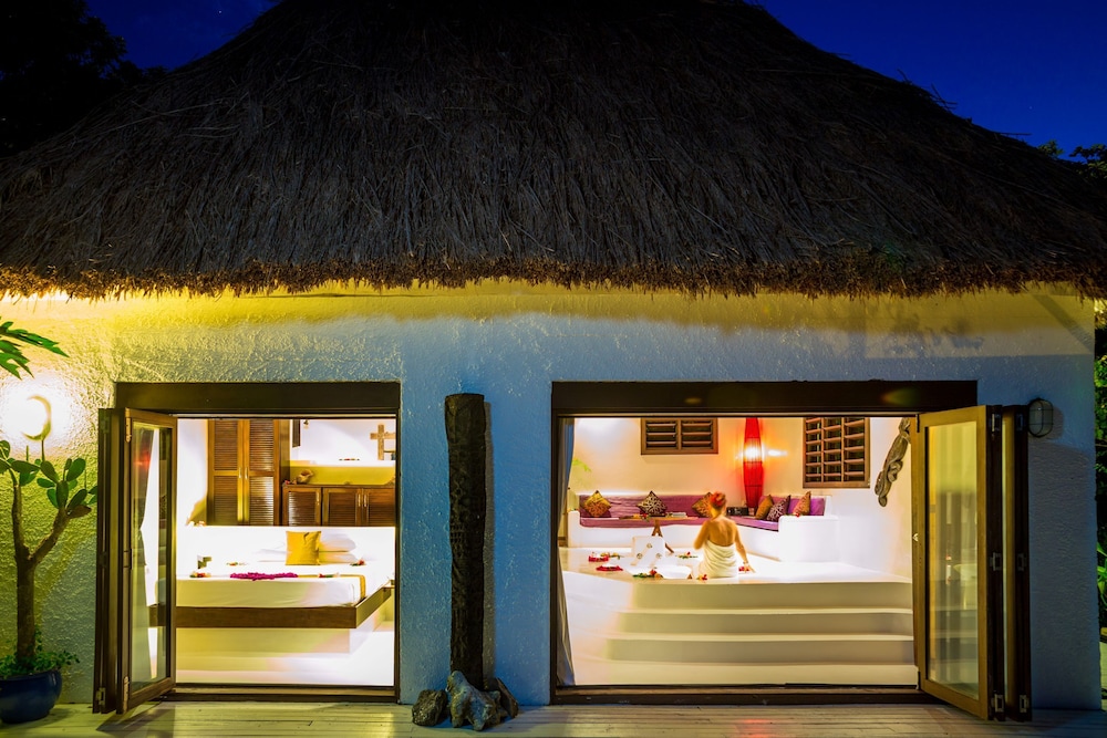 Navutu Stars Resort in YAGETA ISLAND