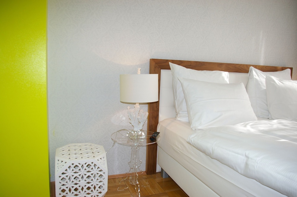 The Suite Hotel 10/59