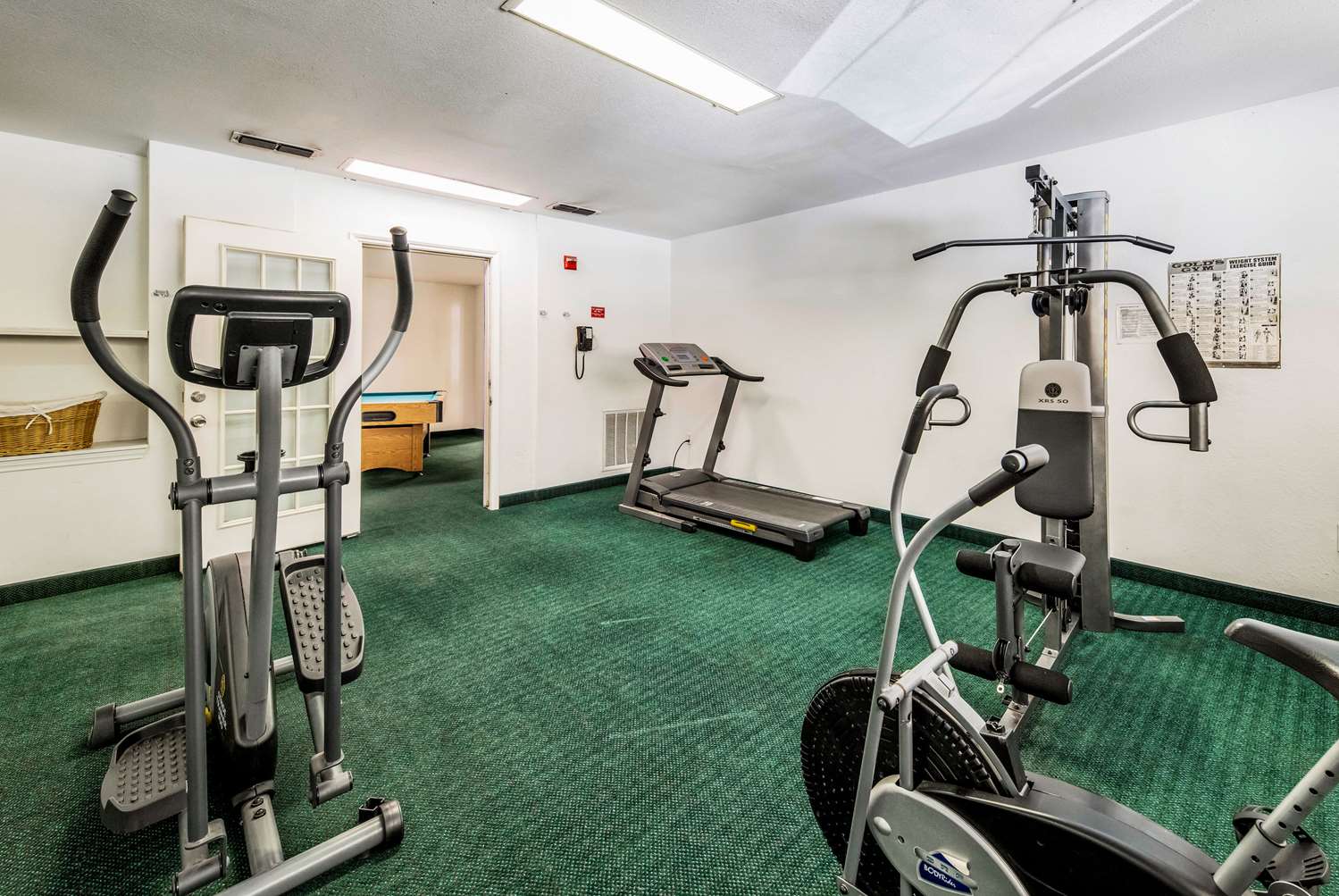 Travelodge by Wyndham Decatur TX 24/39
