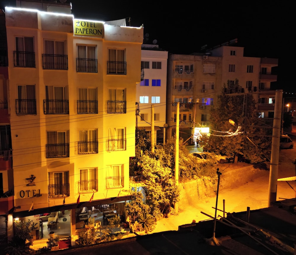 Paperon Hotel 4/30