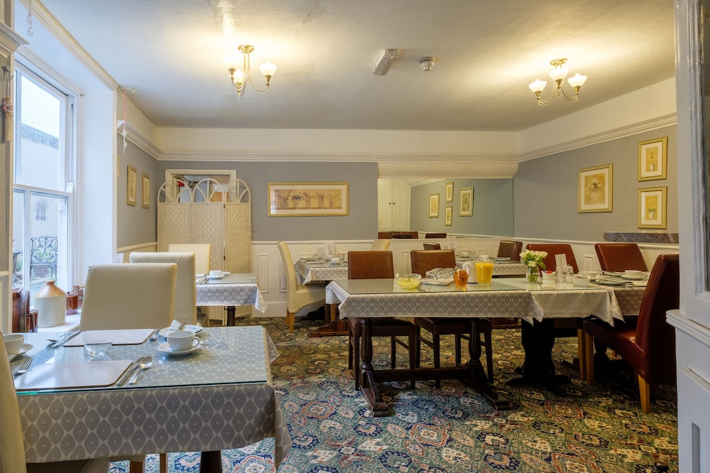 Newport Quay Bed And Breakfast 31/45