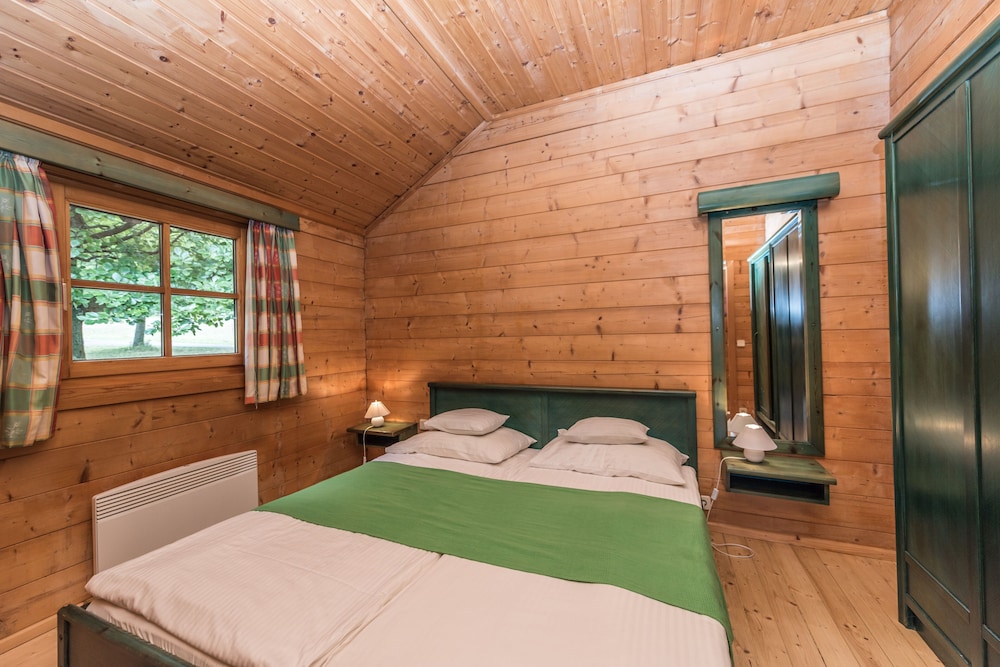 Petnehazy Aparthotel 12/60