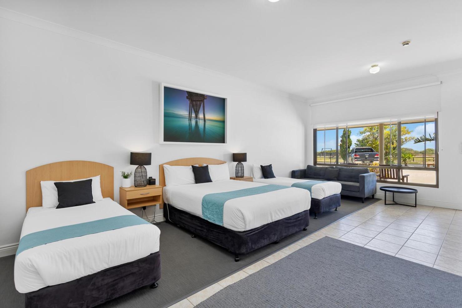 Family Suite, Queen and Twin Beds, Ground Floor
