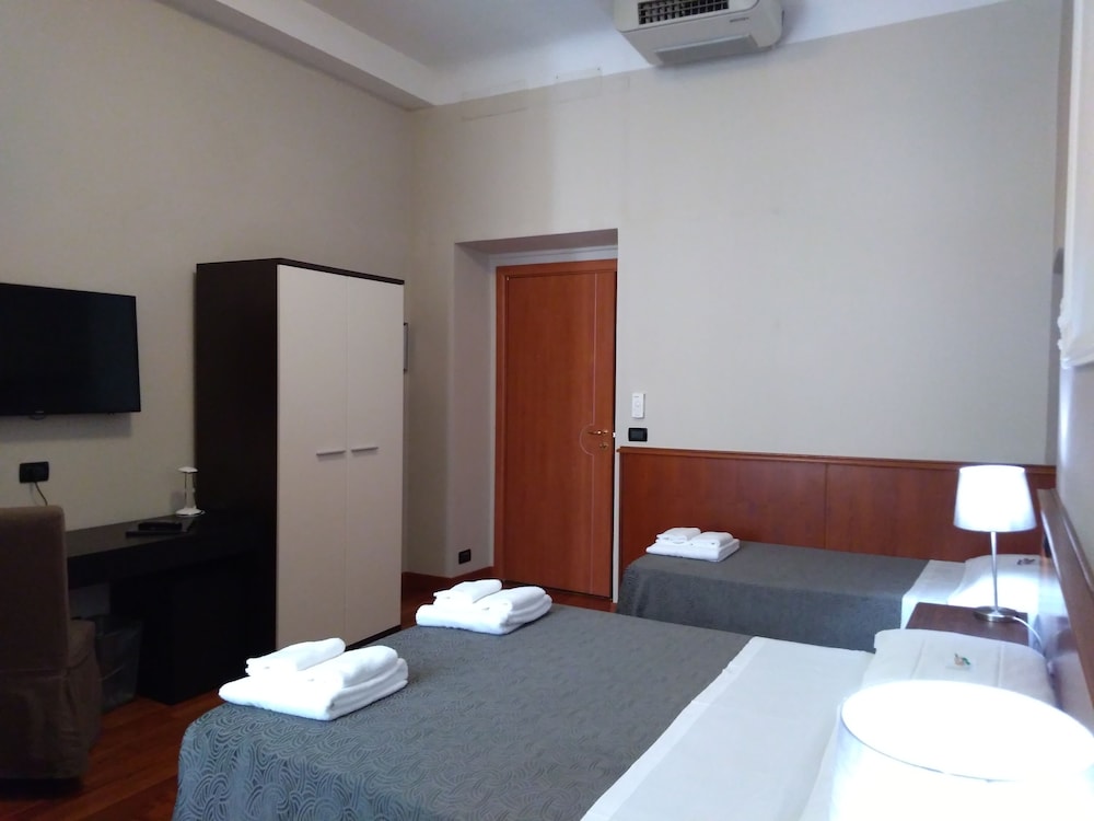 Hotel Twenty Nine 21/29