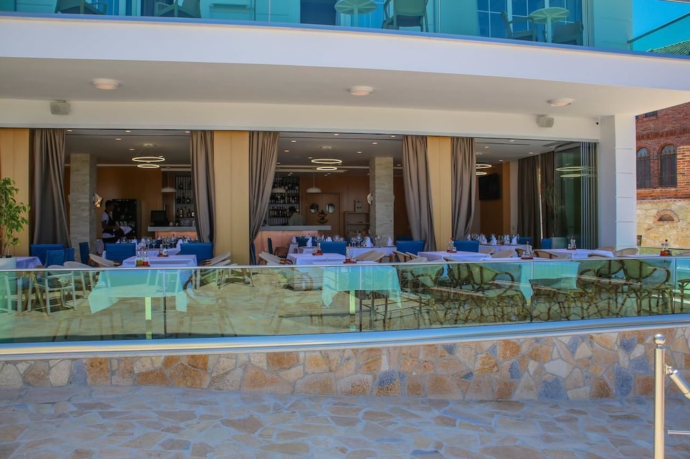 Hotel Luxury 30/48