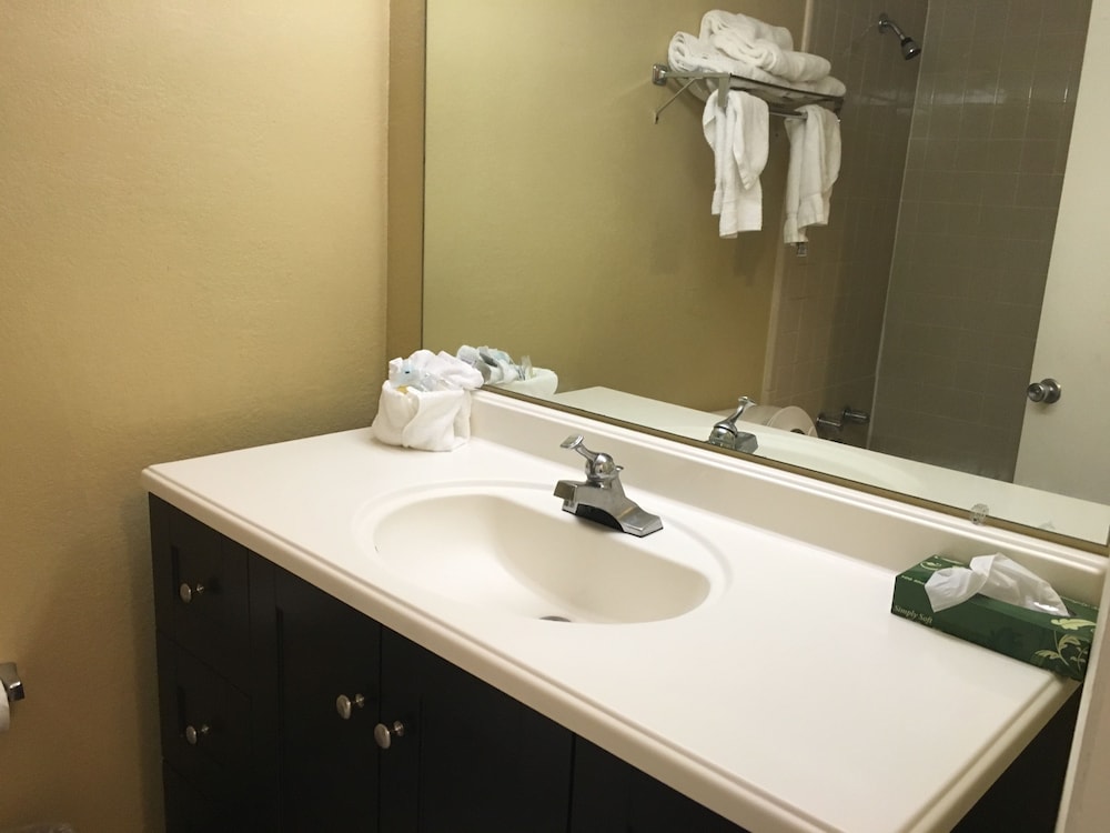 Ambassador Inn 53/56