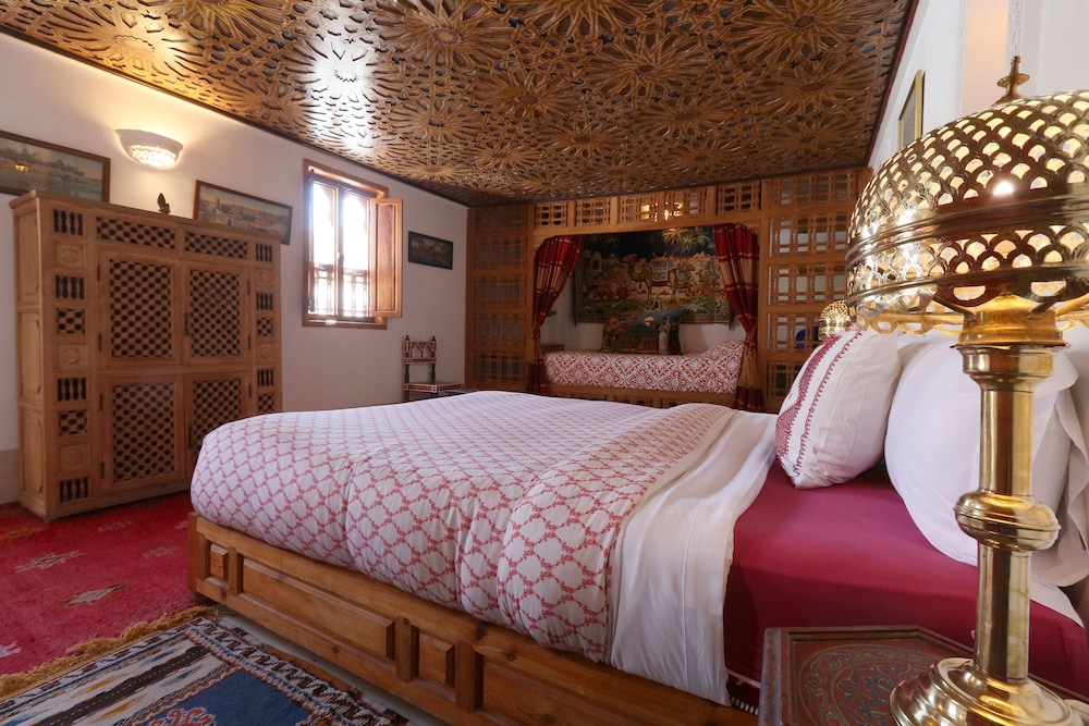 RIAD ZINEB 23/47