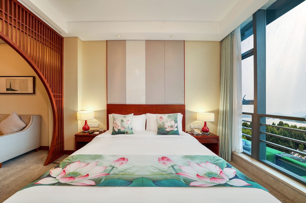 Wanghu Hotel 10/48
