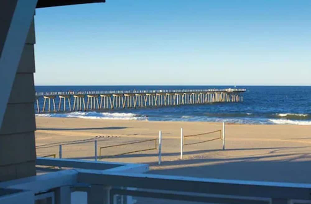 Beach House Hotel At Hermosa Beach 45/51