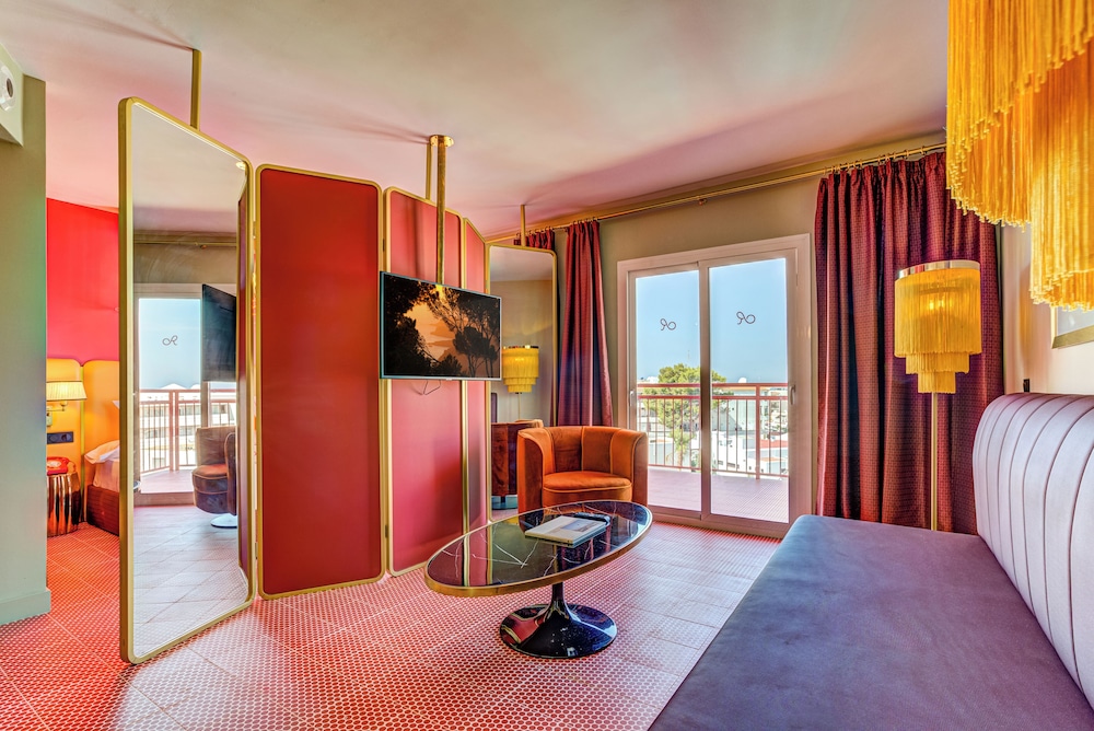 جناح بسرير مزدوج مع أريكة، Romeos Ibiza - Adults Only 5/10
