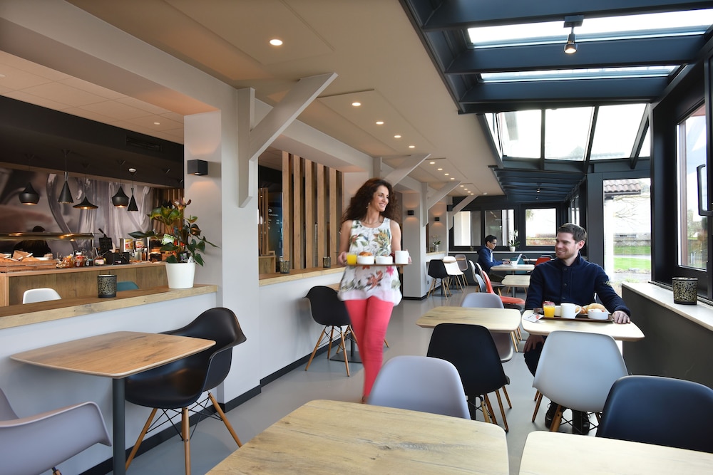 restaurant cafeteria