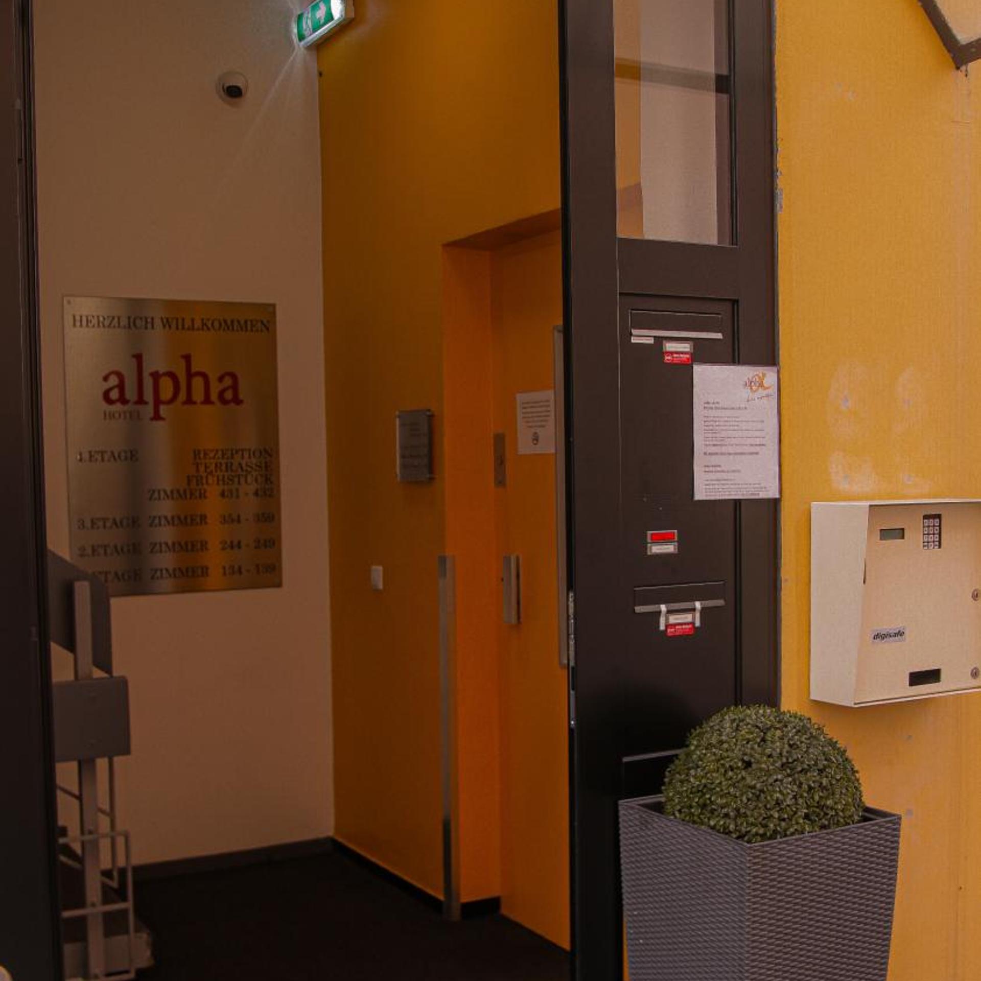 Hotel Alpha 15/26