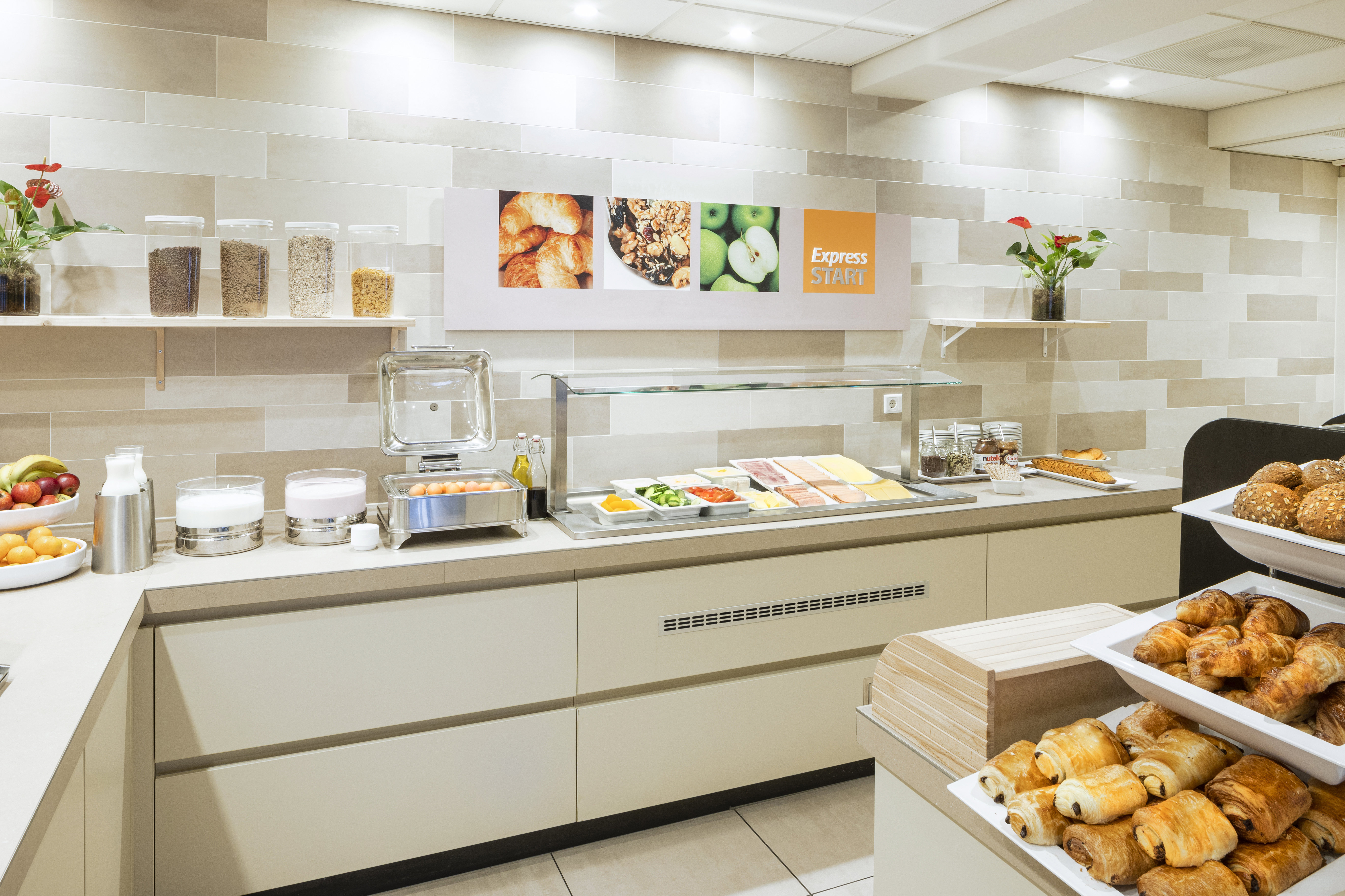 Holiday Inn Express Amsterdam South 9/38