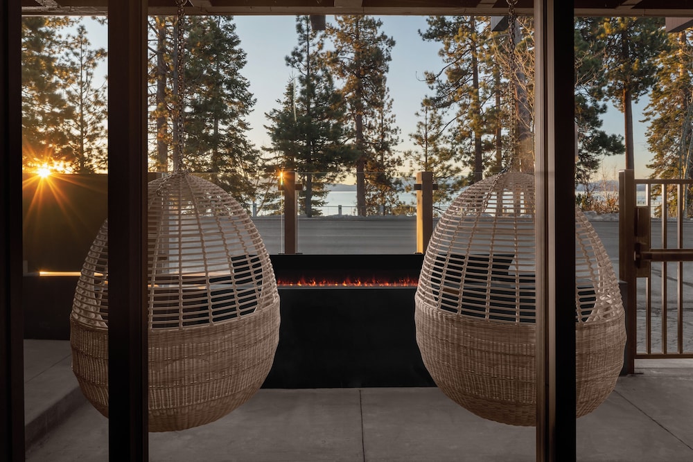 evo Hotel Tahoe City 35/50