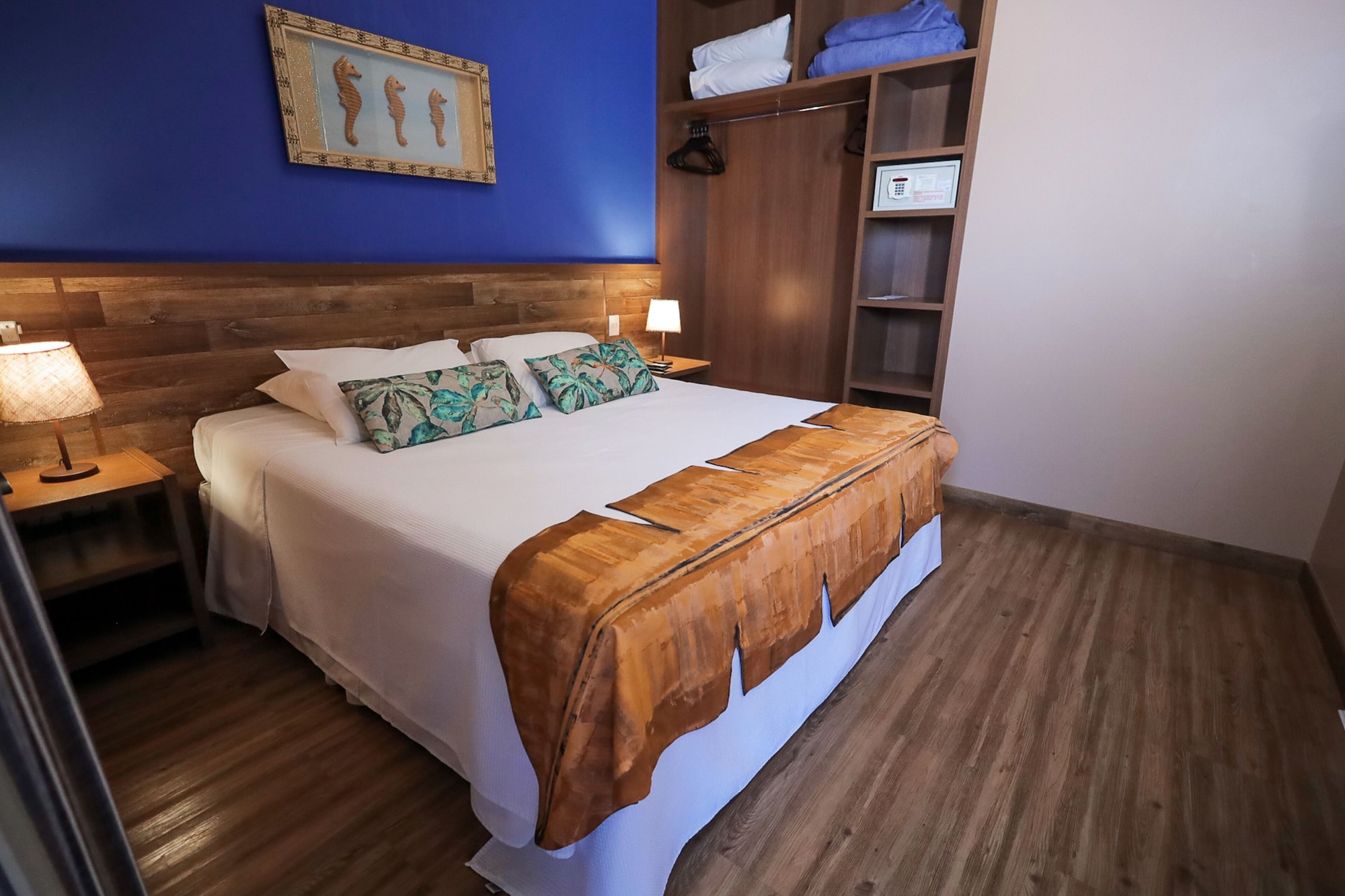 Super, Luxury, King Bed, Garden View, Sofa, Patio, Accessible