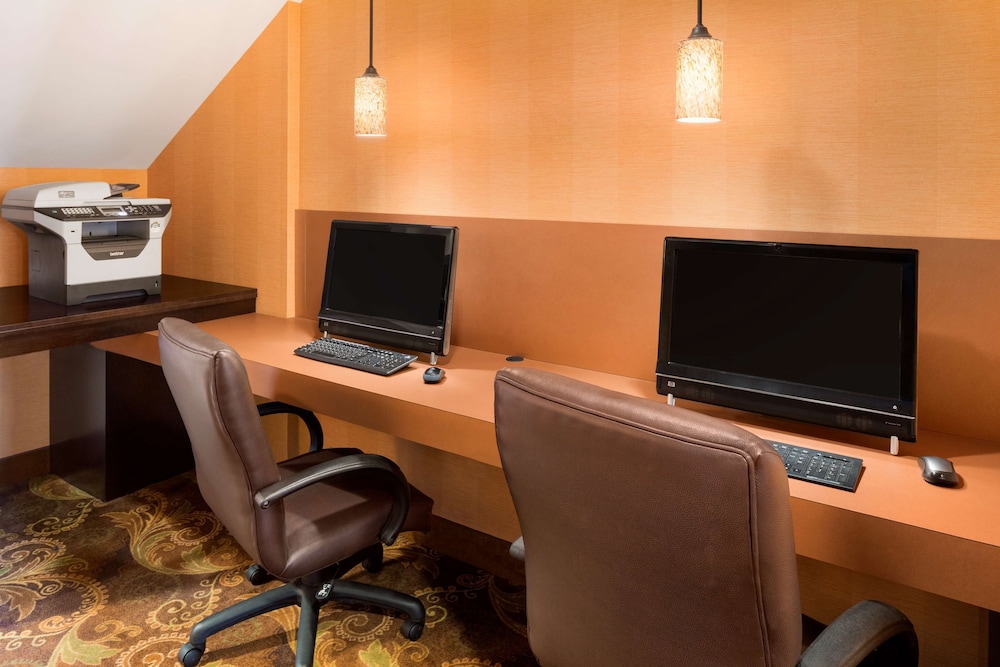 Country Inn & Suites By Radisson, Anderson, SC 33/34
