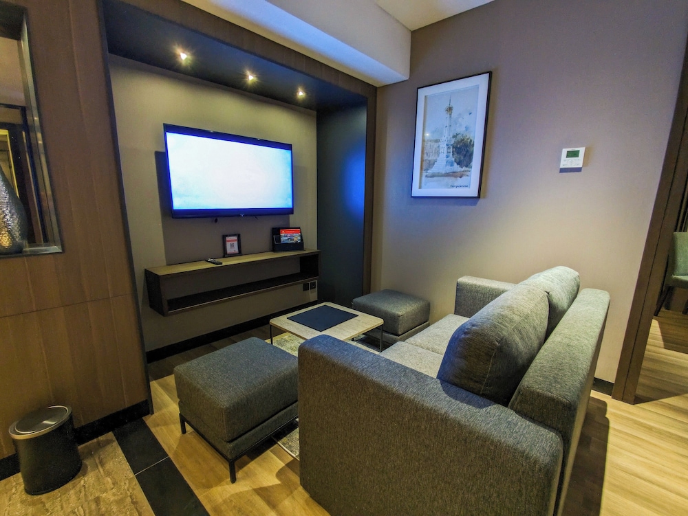 Swiss-Belhotel Airport Yogyakarta 47/68