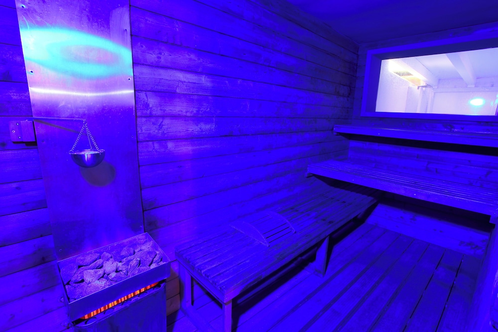 swimming pool spa