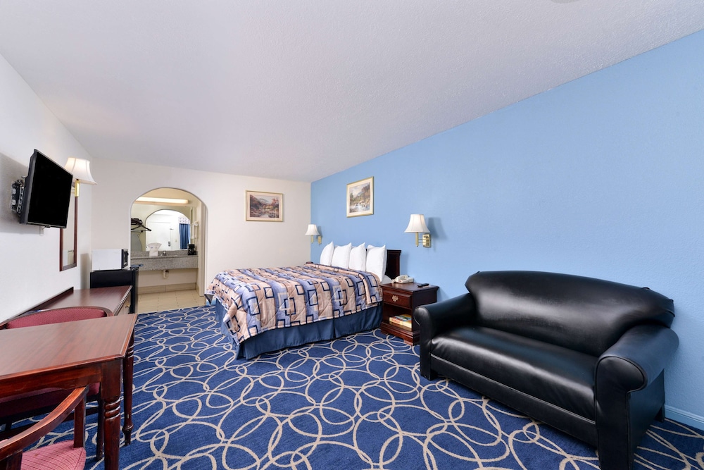 Americas Best Value Inn Suites Houston Brookhollow Nw 14/24