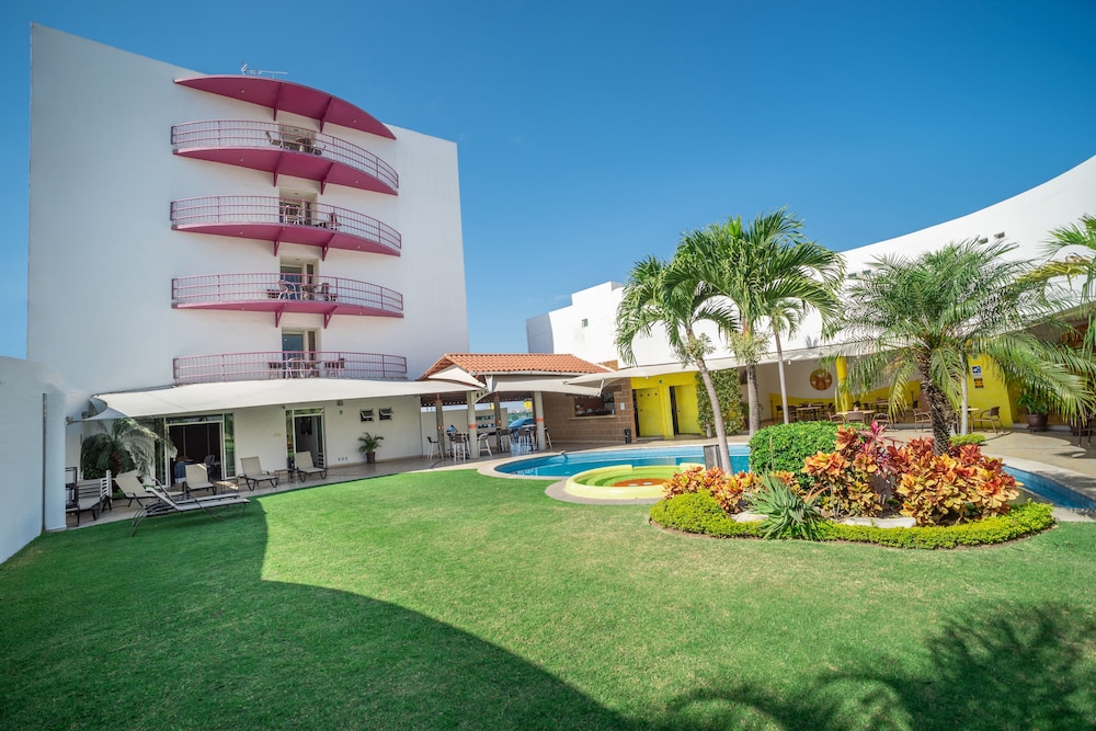 Magico Inn Hotel 37/41