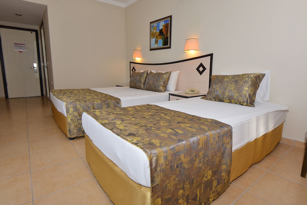 Q Ella Beach Hotel 32/71