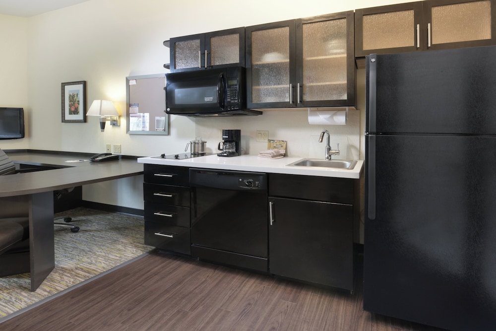 Candlewood Suites Odessa 26/31