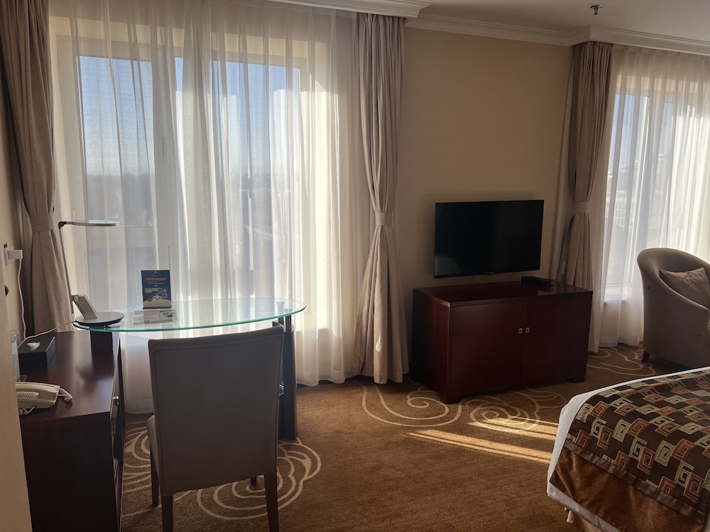 Inner Mongolia Grand Hotel 62/64