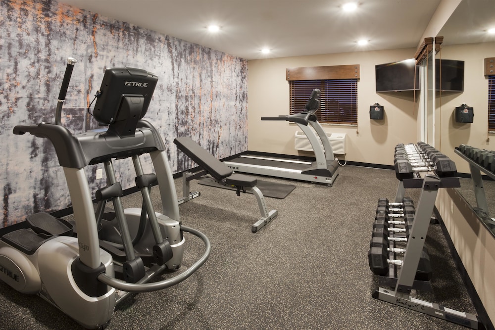 Grandstay Hotel And Suites Morris 21/52