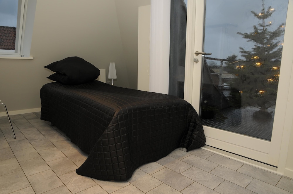 CoCo Bed And Breakfast 5/36