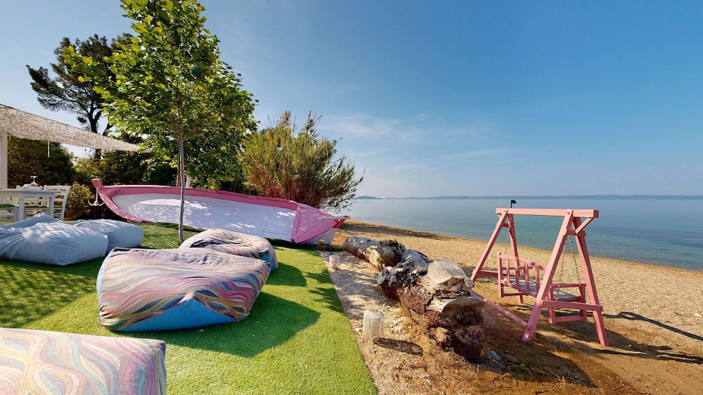 Acrotel Lily Ann Boutique Hotel 63/70