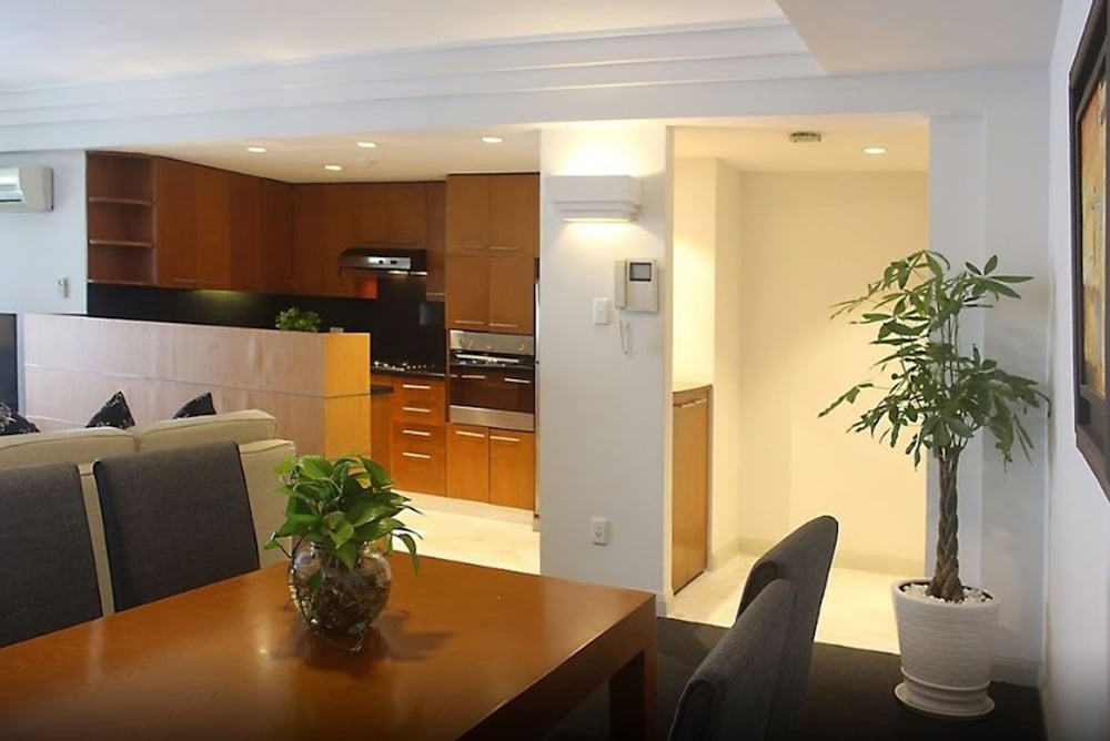 Saigon Apartments 52/72