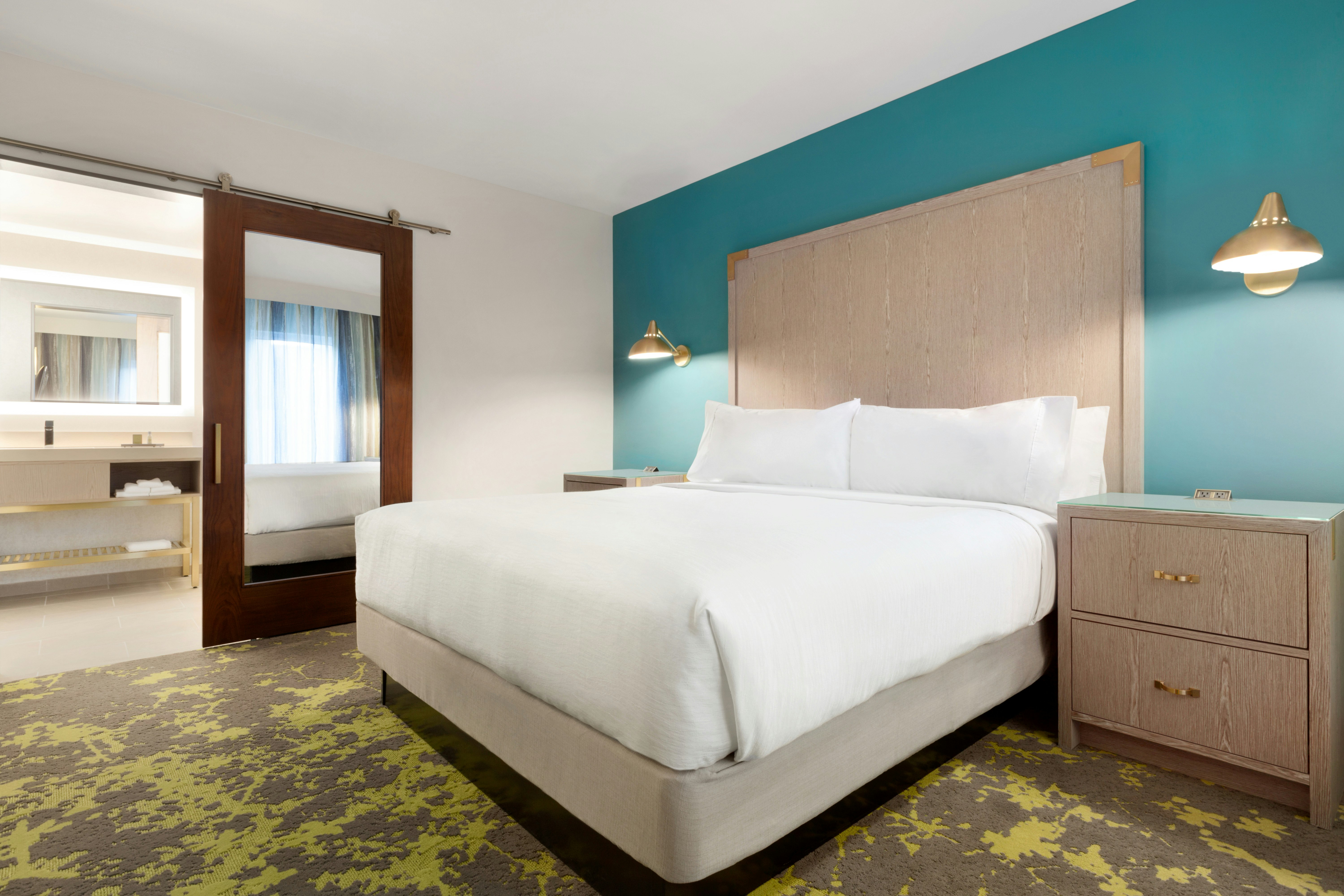 2 Rooms, Suite, King Bed, Mountain View