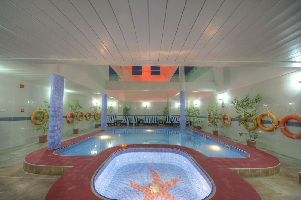 swimming pool spa