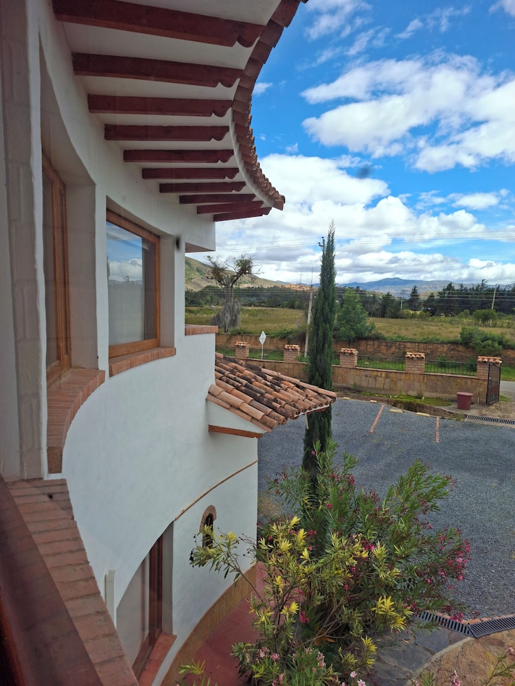 La Alhambra Hotel 46/50